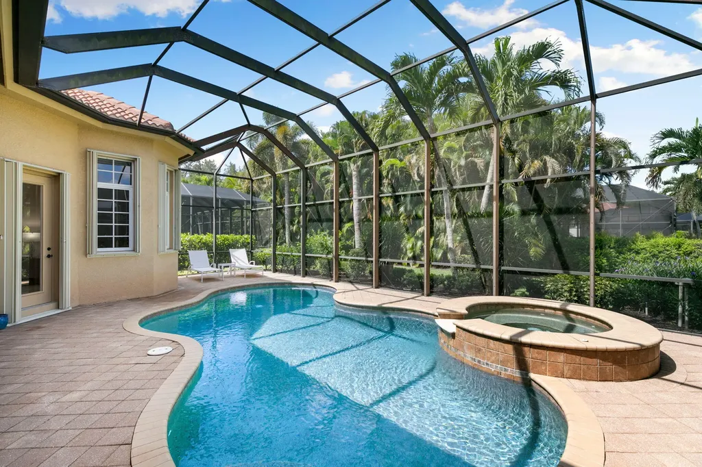 5962 Hammock Isles Circle Naples FL 34119