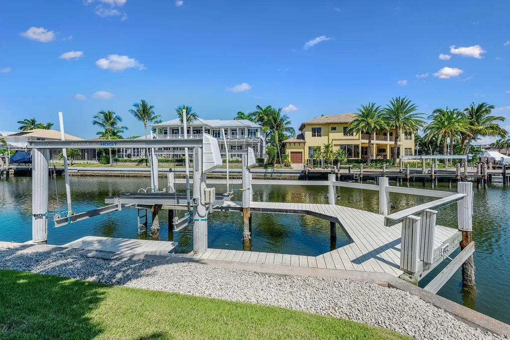 482 Clifton Court Marco Island FL 34145
