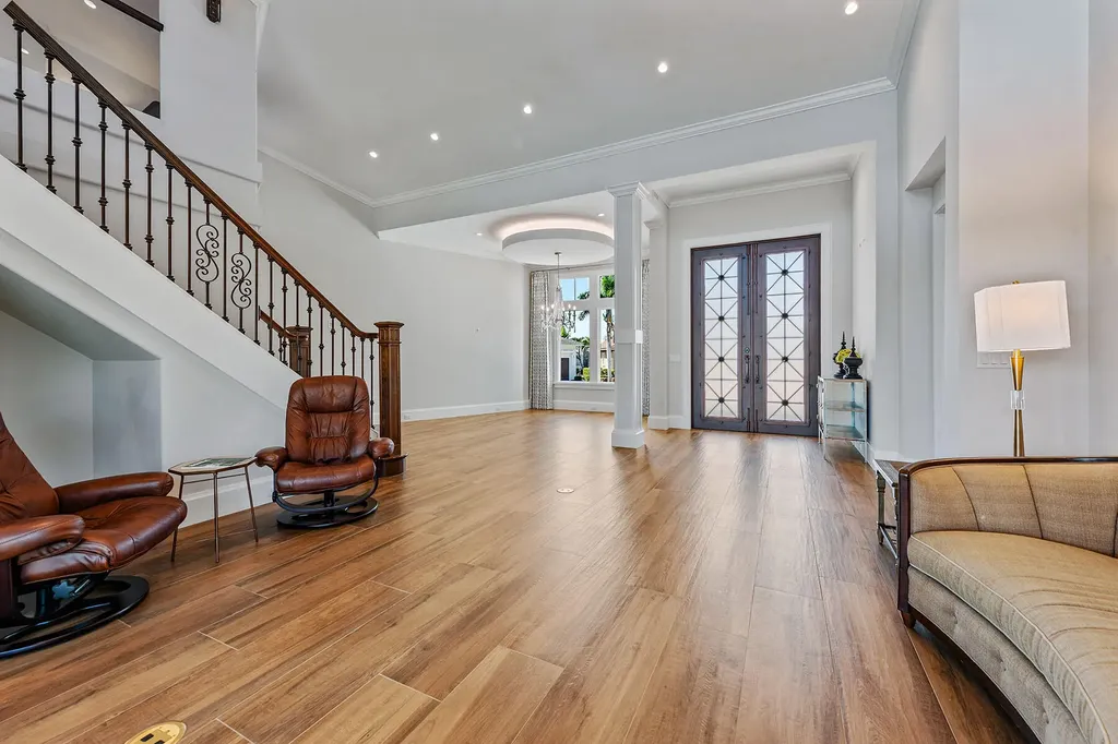 482 Clifton Court Marco Island FL 34145