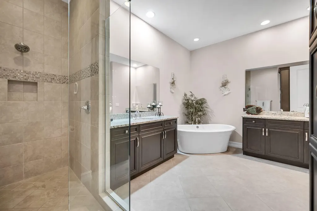 7813 Hawthorne Drive Naples FL 34113