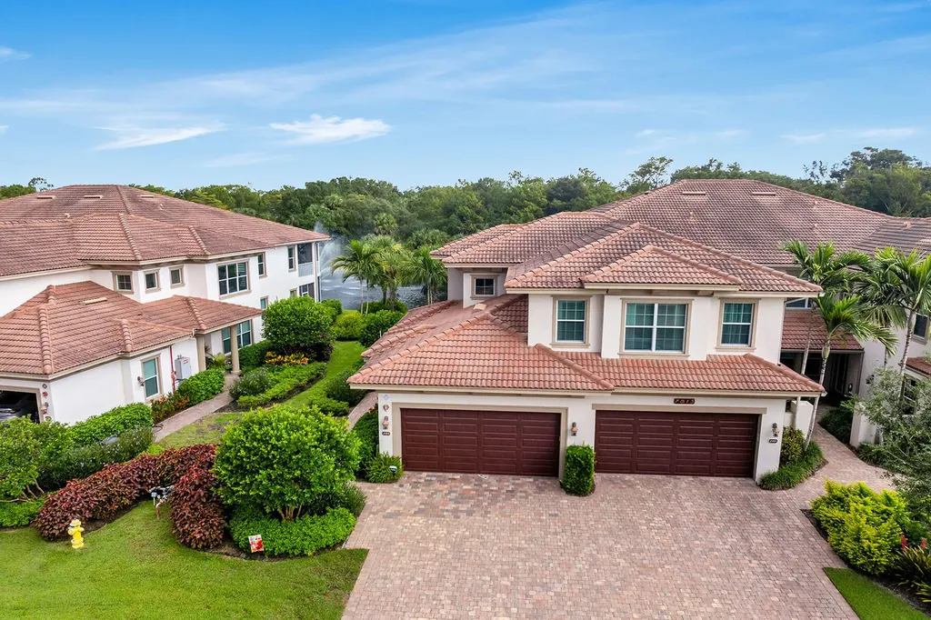 7813 Hawthorne Drive Naples FL 34113