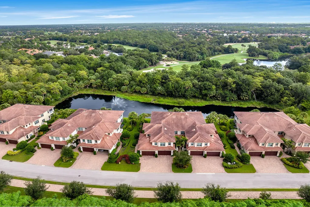 7813 Hawthorne Drive Naples FL 34113