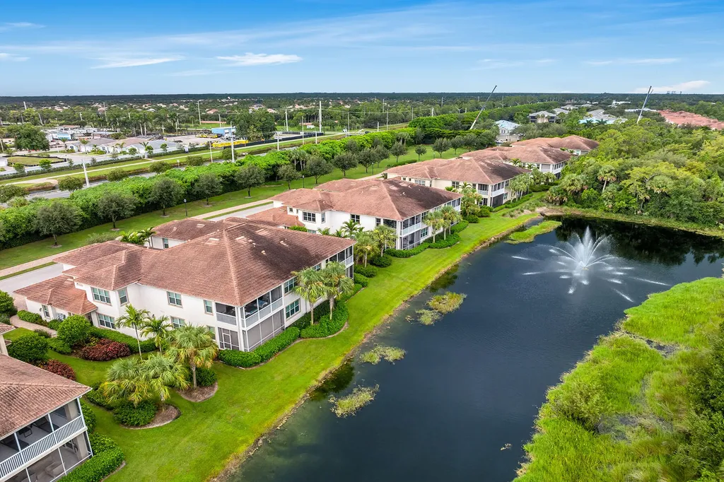 7813 Hawthorne Drive Naples FL 34113