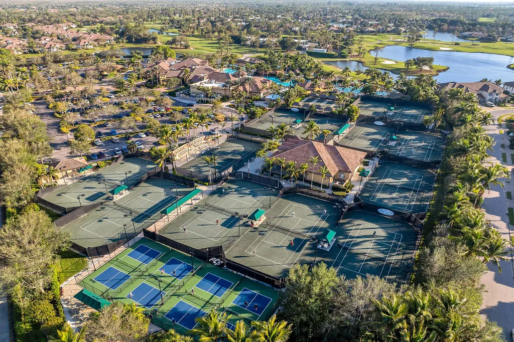 7813 Hawthorne Drive Naples FL 34113