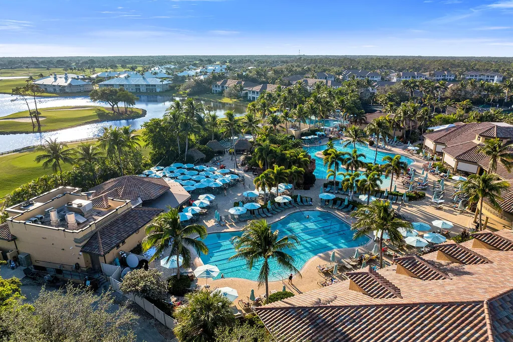 7813 Hawthorne Drive Naples FL 34113