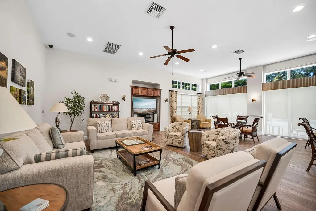 7813 Hawthorne Drive Naples FL 34113