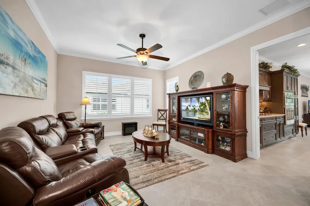 7813 Hawthorne Drive Naples FL 34113