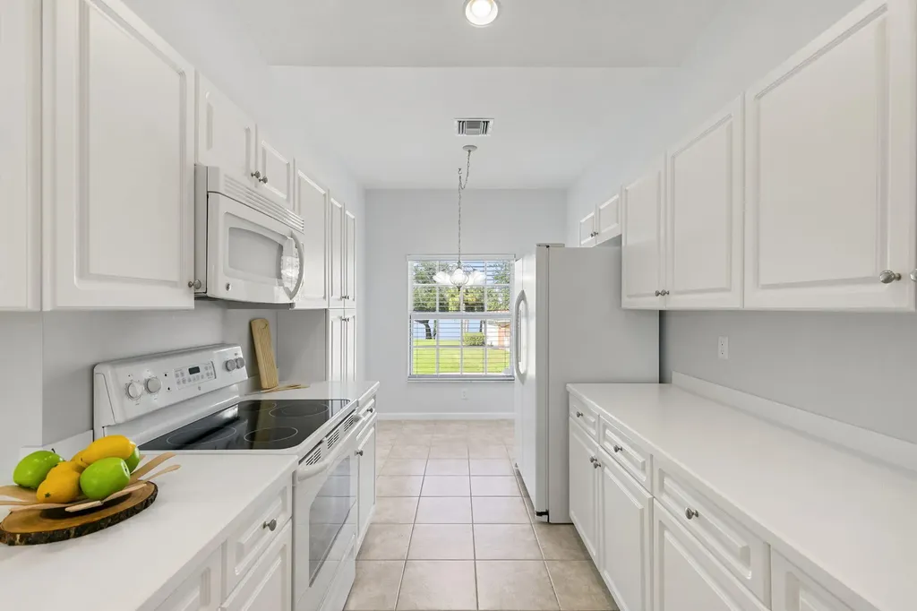 25050 Peacock Naples FL 34114