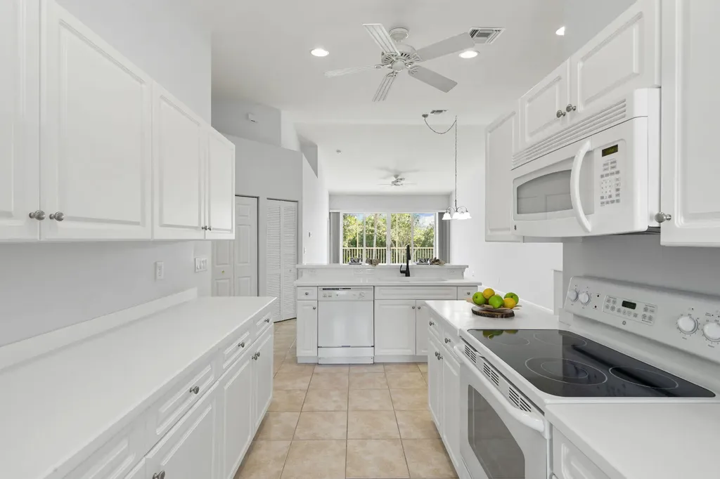 25050 Peacock Naples FL 34114