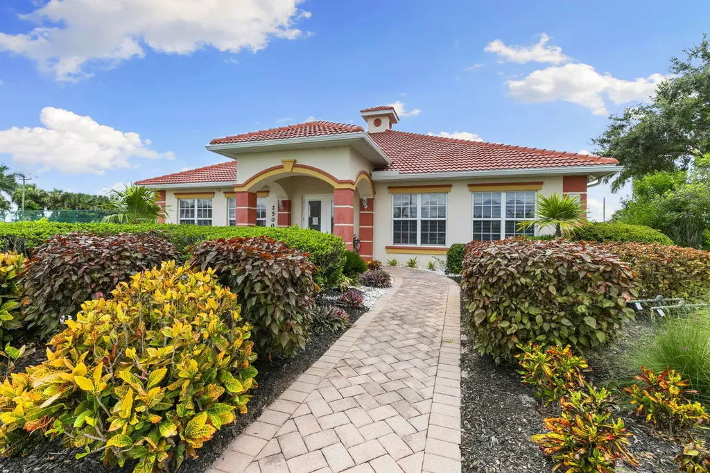 25050 Peacock Naples FL 34114