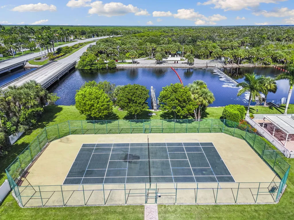 25050 Peacock Naples FL 34114