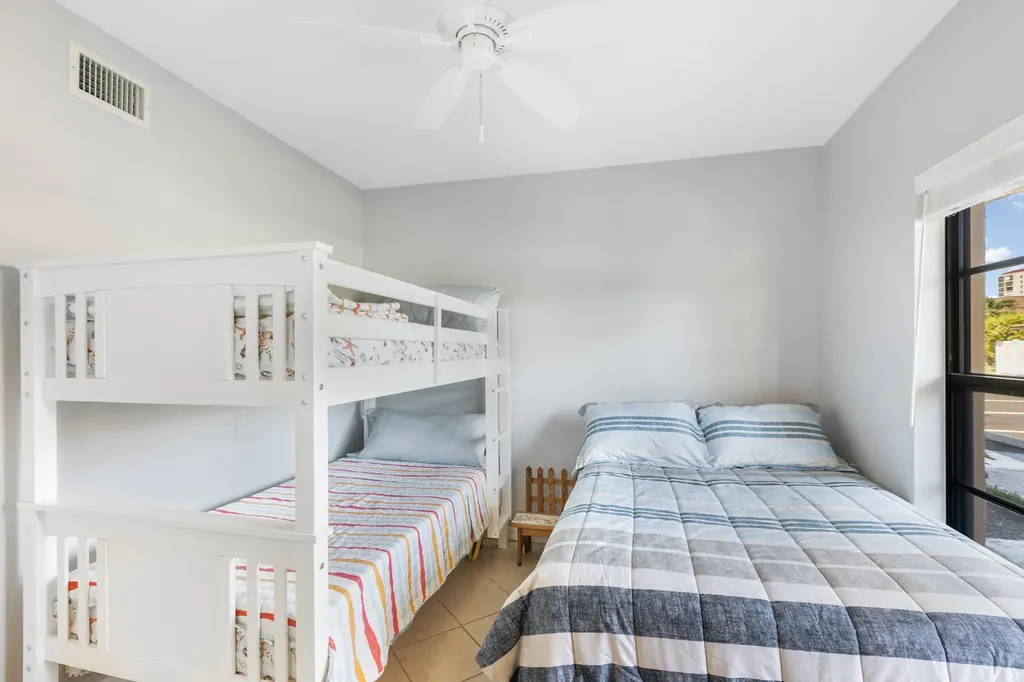 44 Greenbrier Marco Island FL 34145