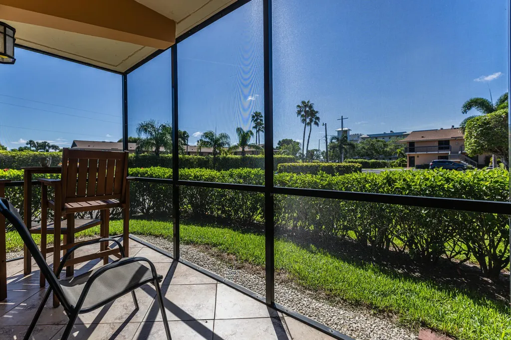 44 Greenbrier Marco Island FL 34145