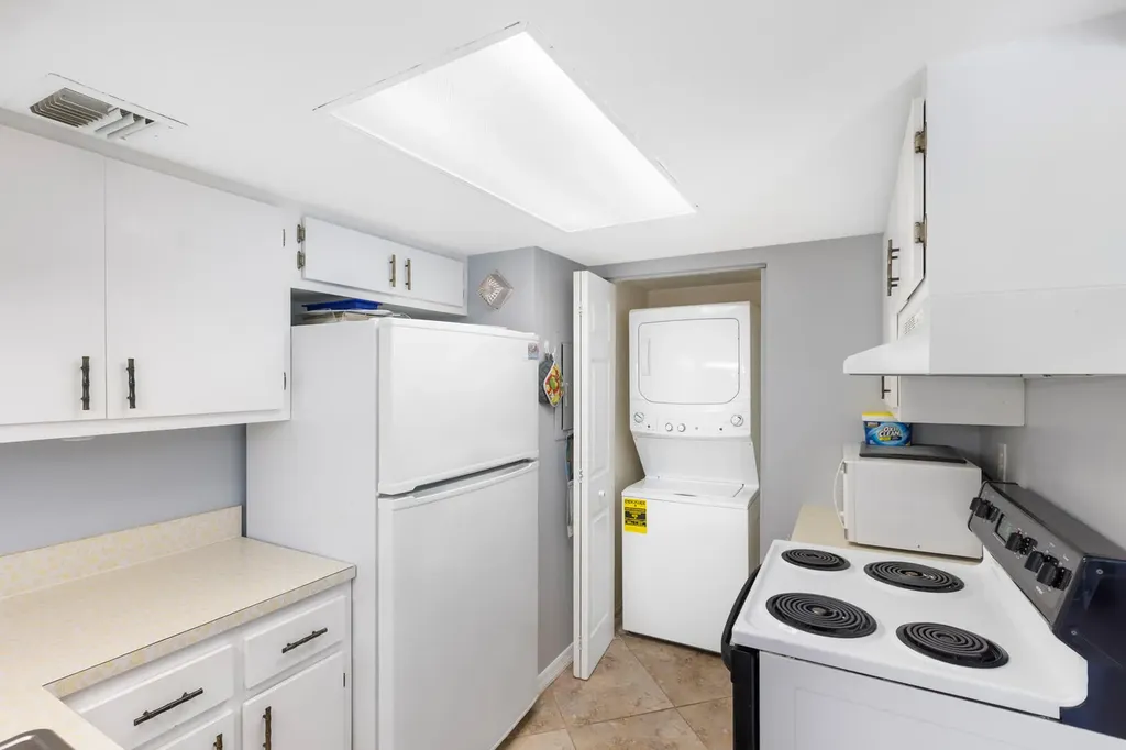 44 Greenbrier Marco Island FL 34145