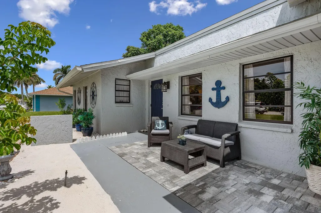 4841 Molokai Drive Naples FL 34112