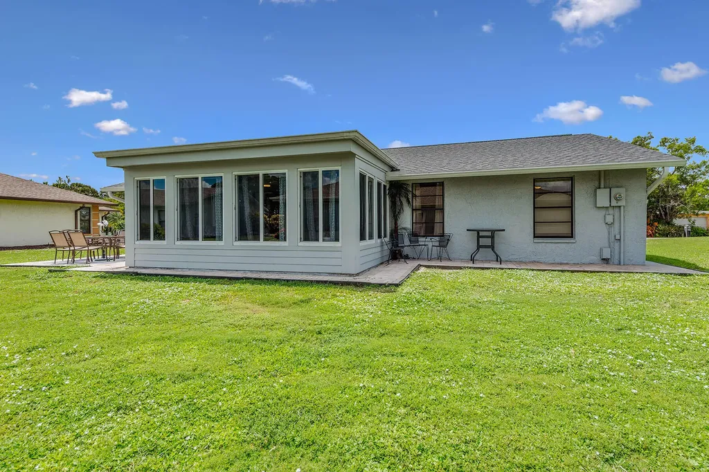 4841 Molokai Drive Naples FL 34112