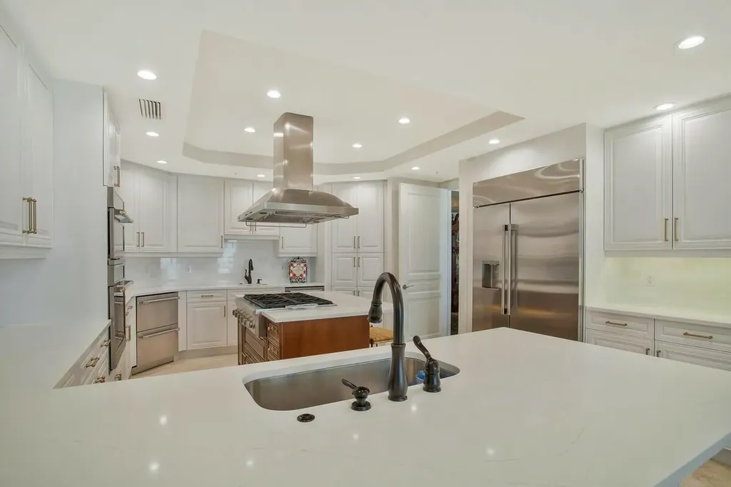 970 Cape Marco Marco Island FL 34145