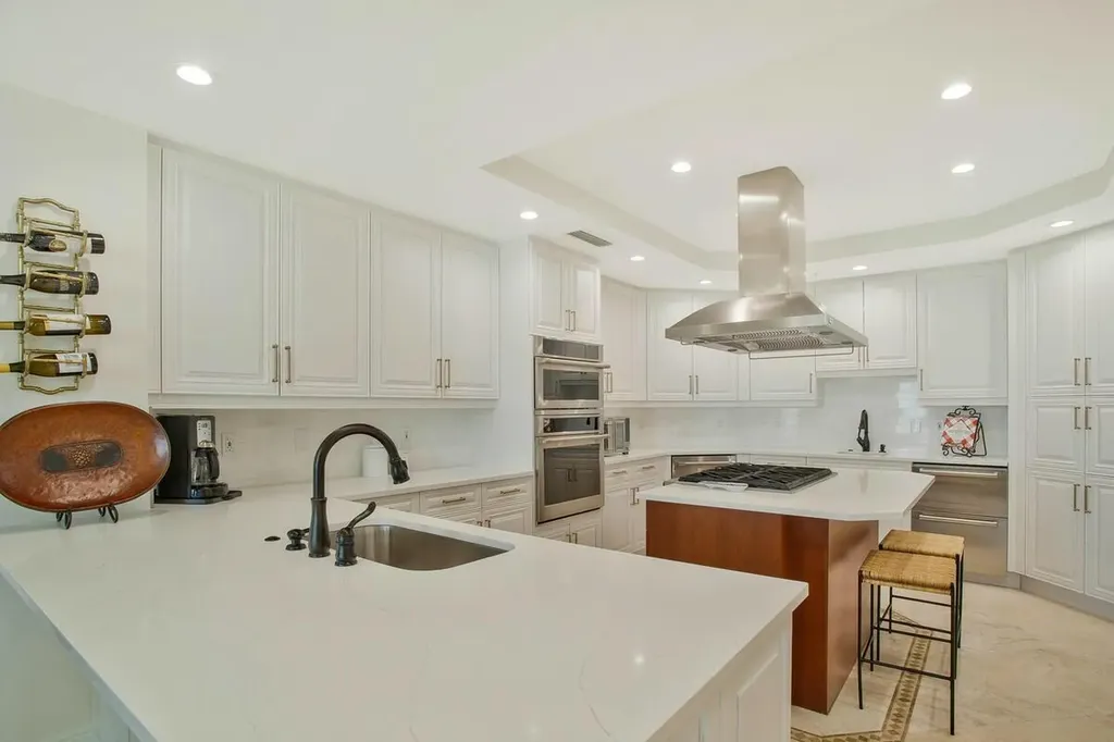 970 Cape Marco Marco Island FL 34145