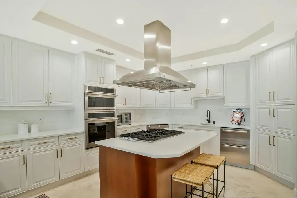 970 Cape Marco Marco Island FL 34145