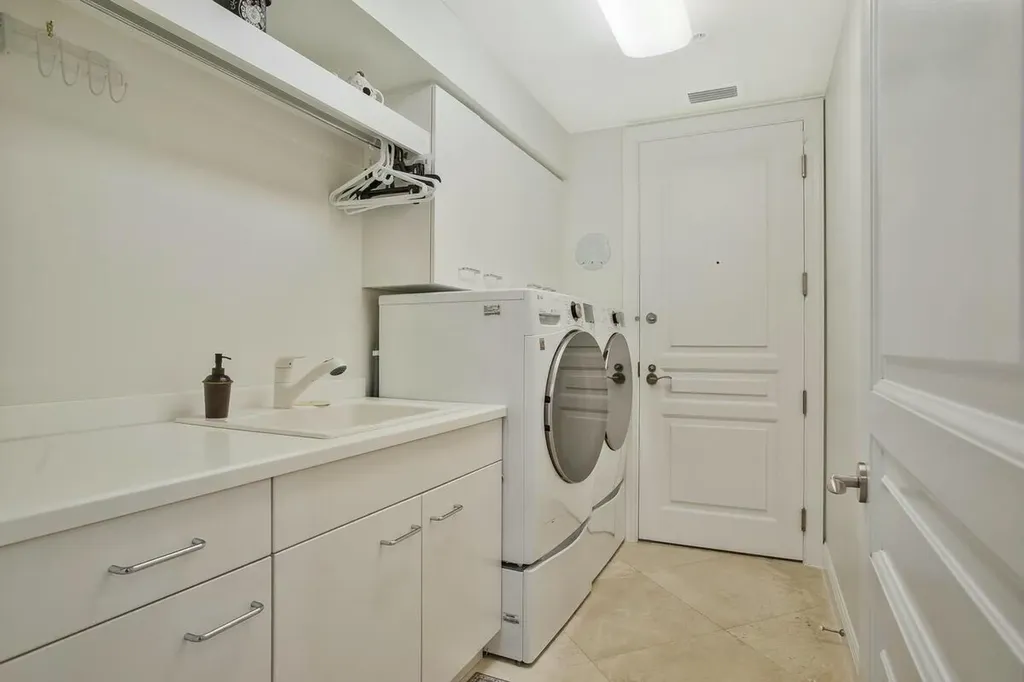 970 Cape Marco Marco Island FL 34145