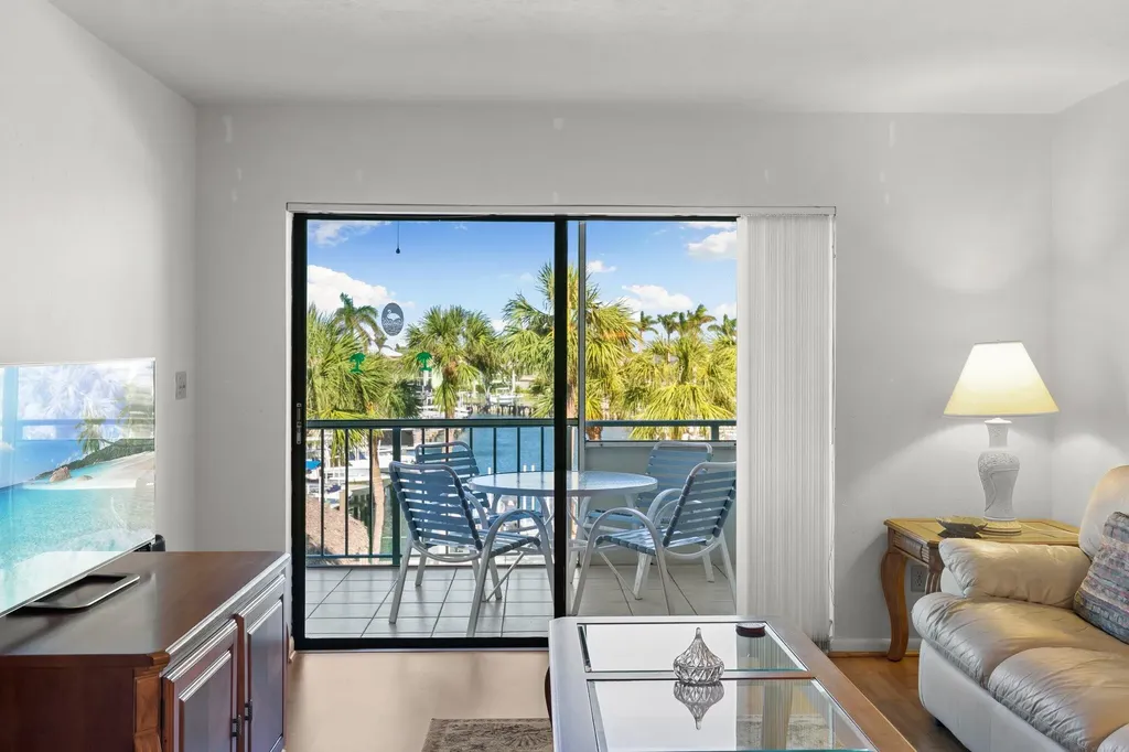 1041 Swallow Avenue Marco Island FL 34145