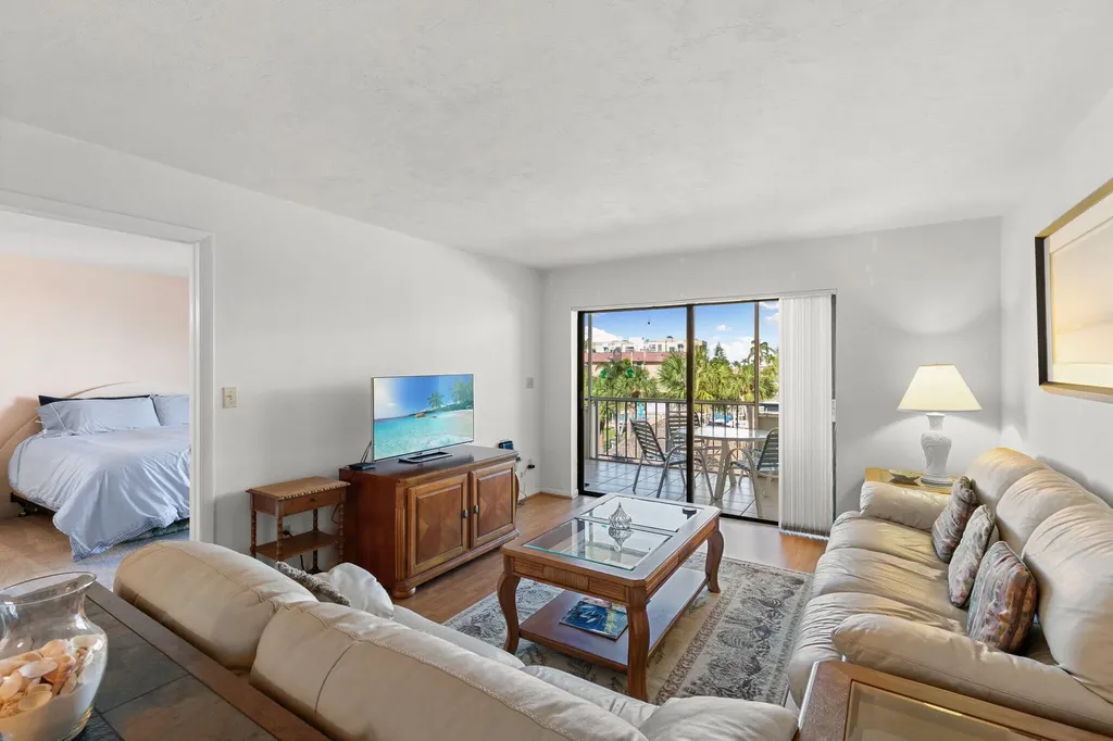 1041 Swallow Avenue Marco Island FL 34145