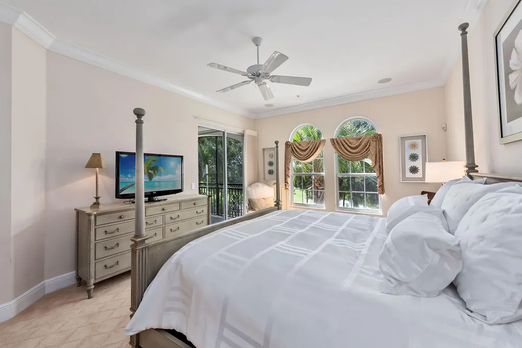 9110 Cascada Way Naples FL 34114