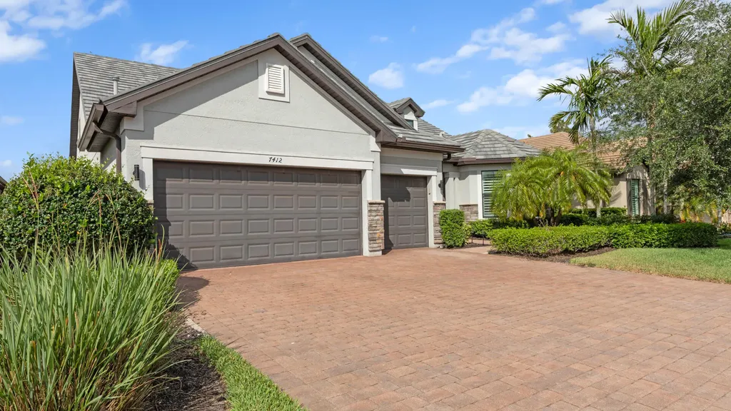 7412 Winding Cypress Drive Naples FL 34114