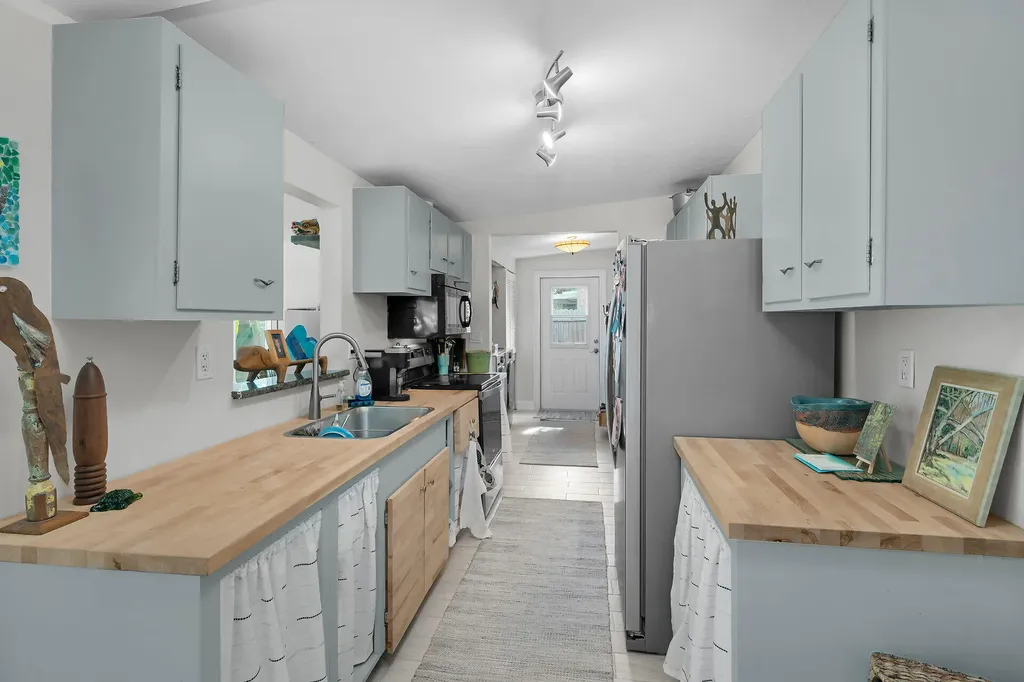 1971 Harbor Lane Naples FL 34104