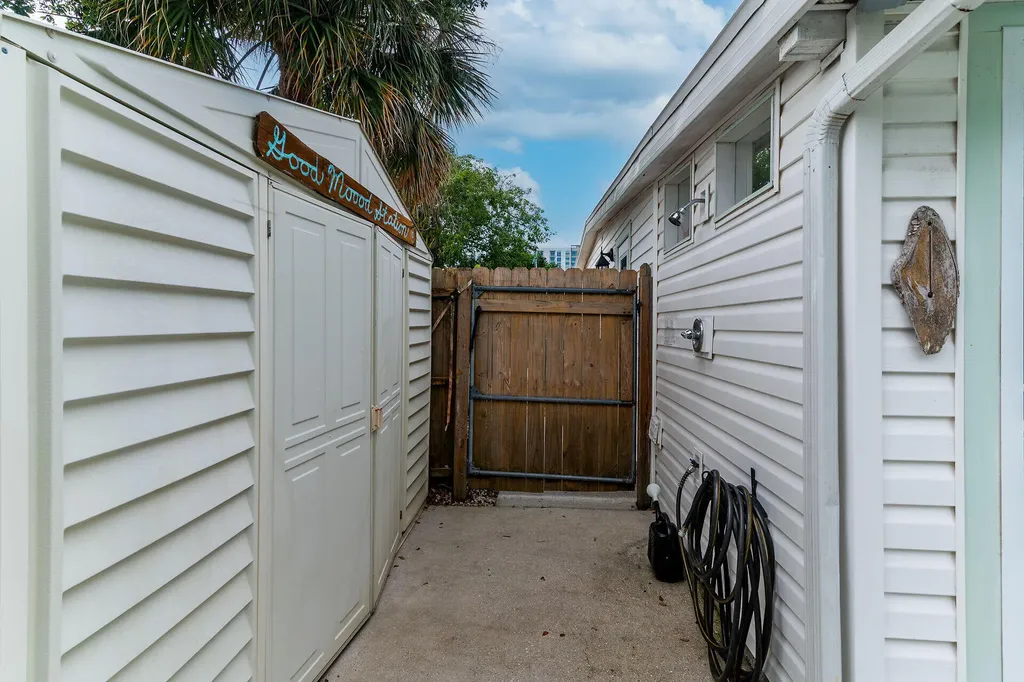 1971 Harbor Lane Naples FL 34104