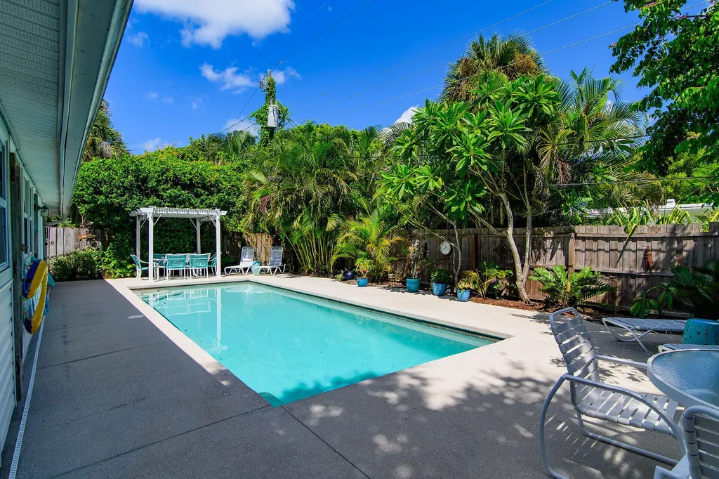 1971 Harbor Lane Naples FL 34104