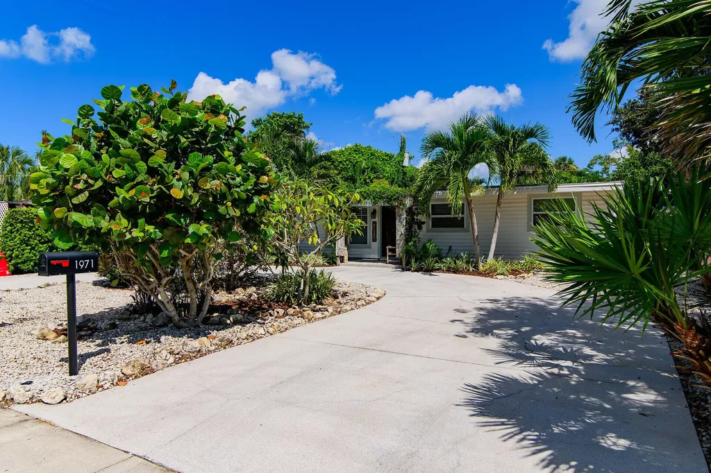1971 Harbor Lane Naples FL 34104