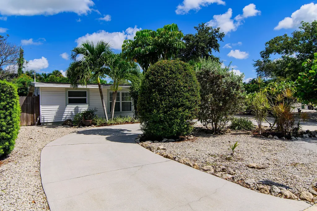 1971 Harbor Lane Naples FL 34104
