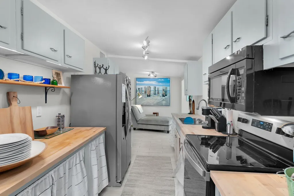 1971 Harbor Lane Naples FL 34104