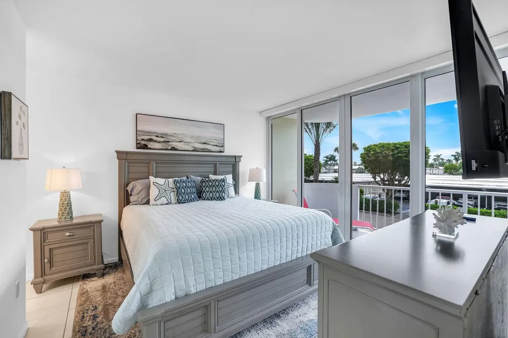 140 Seaview Court Marco Island FL 34145