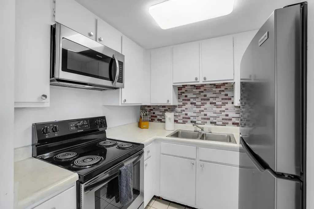 140 Seaview Court Marco Island FL 34145