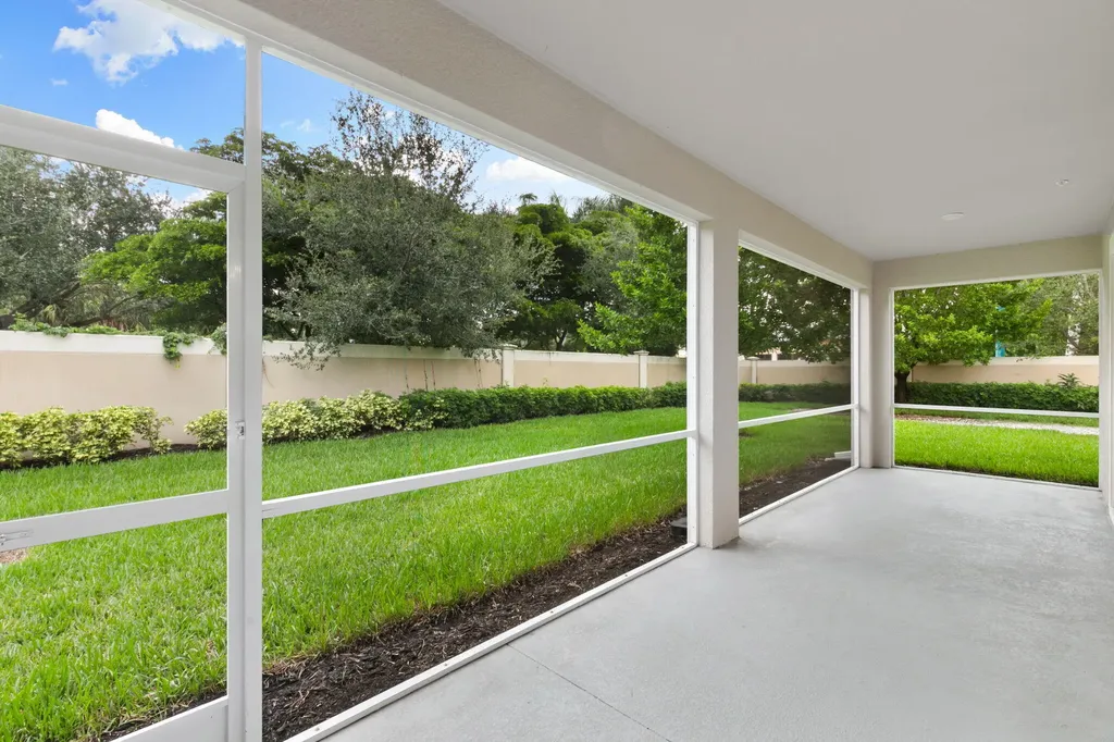4546 Arboretum Circle Naples FL 34112