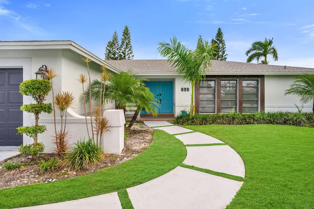 143 Saint Andrews Boulevard Naples FL 34113