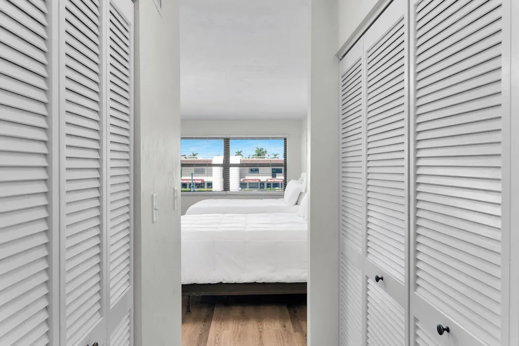 1012 Anglers Marco Island FL 34145