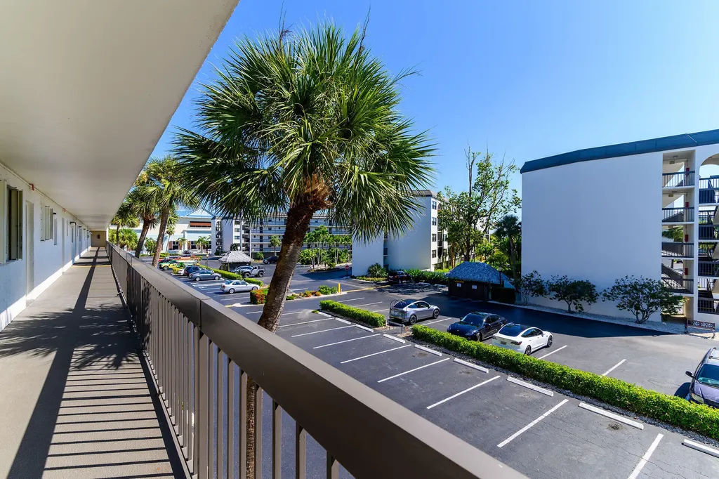 1012 Anglers Marco Island FL 34145