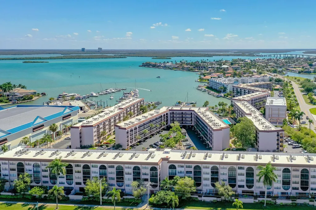 1012 Anglers Marco Island FL 34145