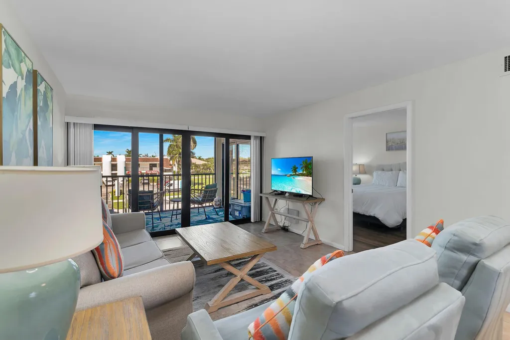 1012 Anglers Marco Island FL 34145