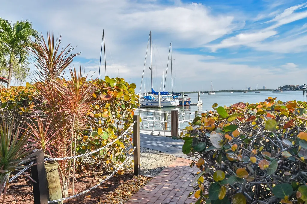 1012 Anglers Marco Island FL 34145