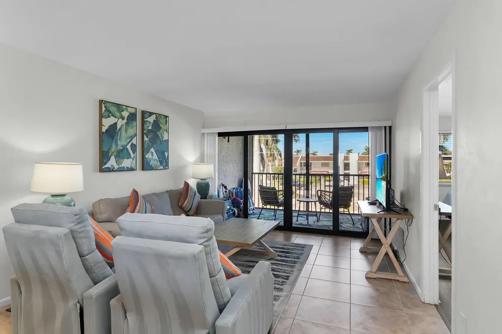 1012 Anglers Marco Island FL 34145