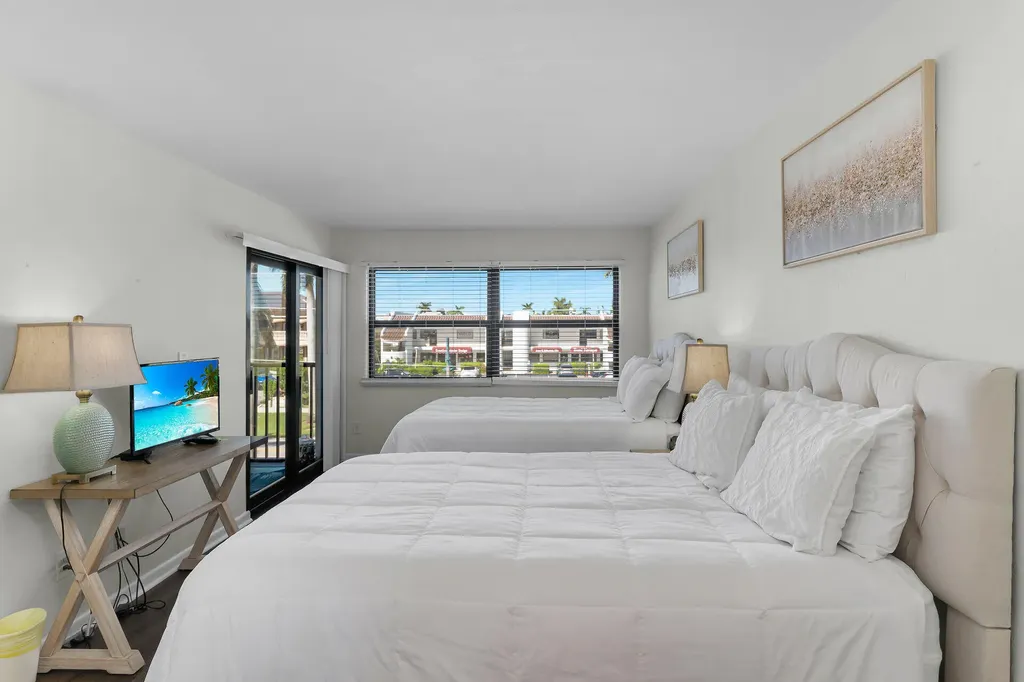 1012 Anglers Marco Island FL 34145