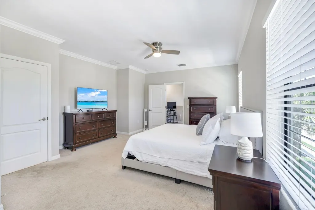 1141 Antaras Court N Naples FL 34113