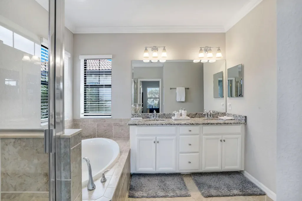 1141 Antaras Court N Naples FL 34113