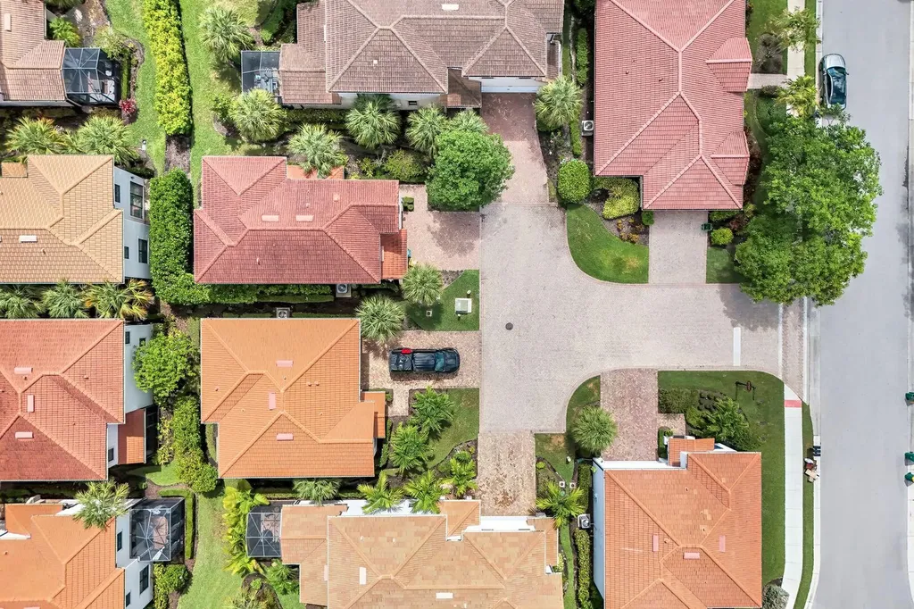 1141 Antaras Court N Naples FL 34113