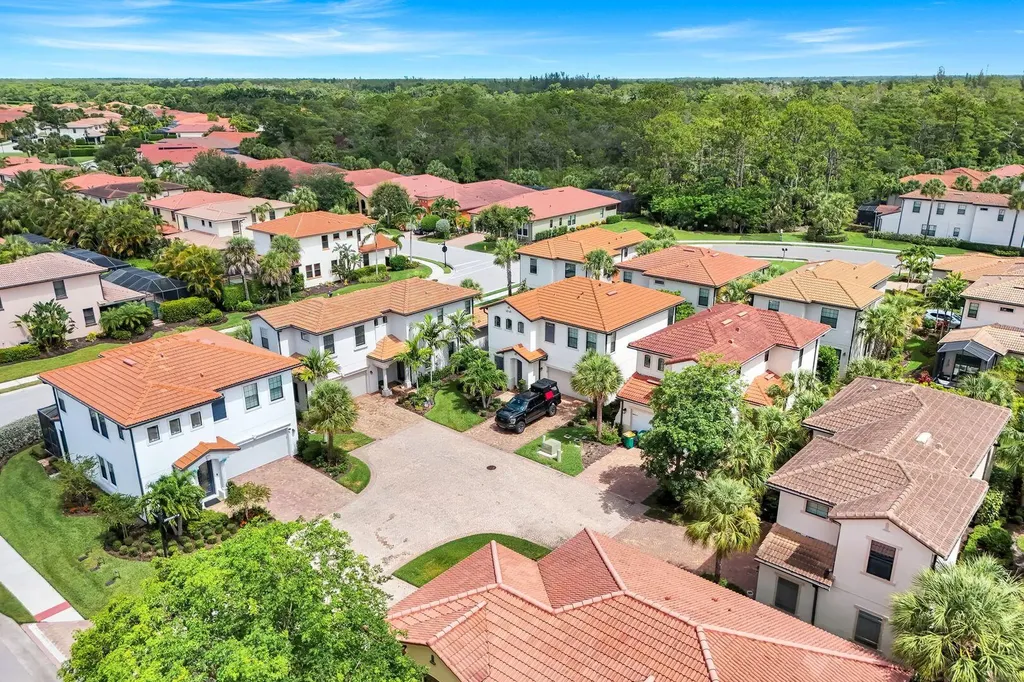1141 Antaras Court N Naples FL 34113