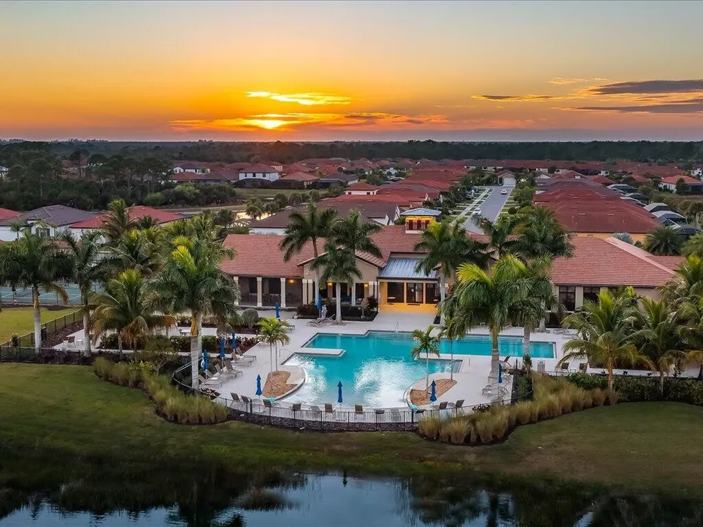 1141 Antaras Court N Naples FL 34113